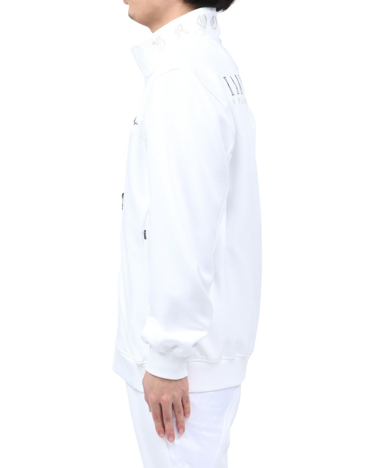 ホワイト：173cm63kg(Lサイズ着用)