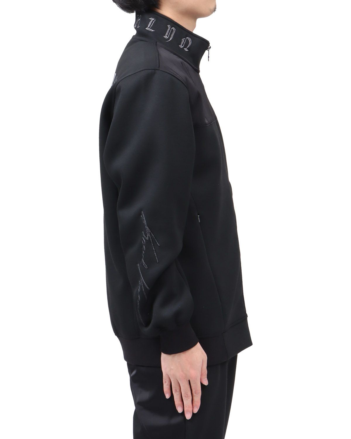 ブラック：173cm63kg(Lサイズ着用)