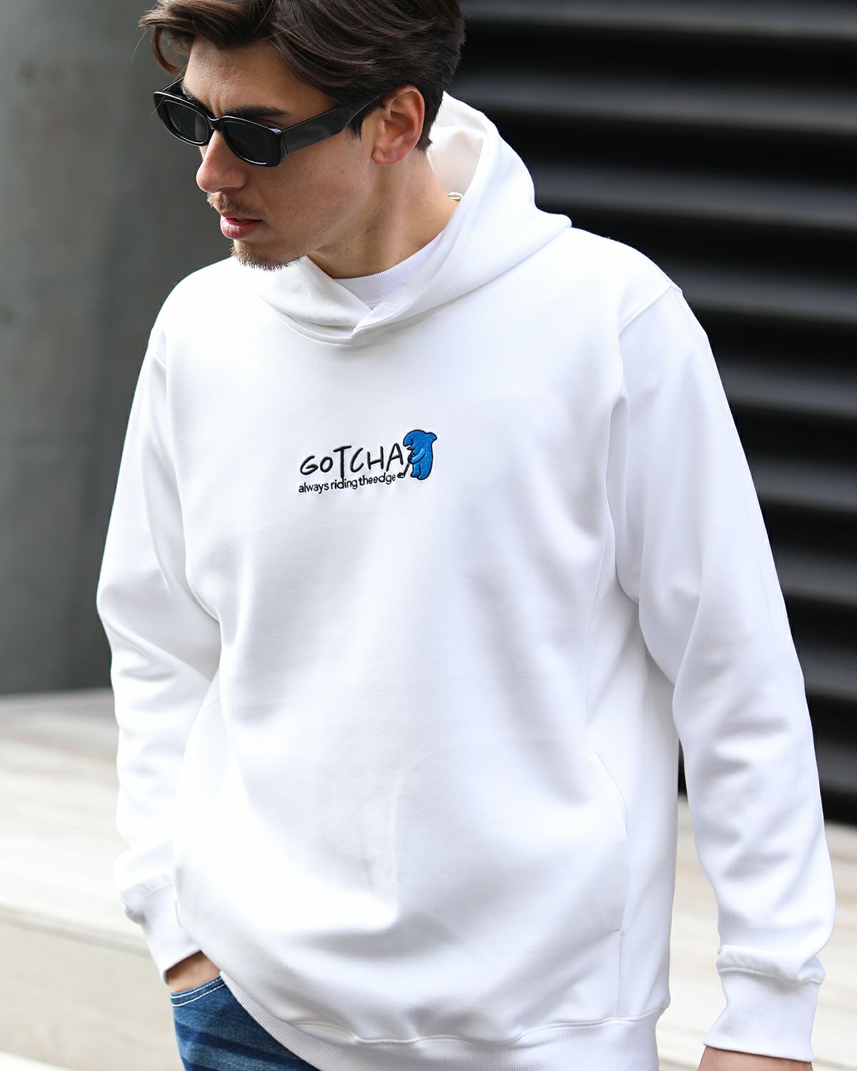 ホワイト：180cm/70kg(Lサイズ着用)