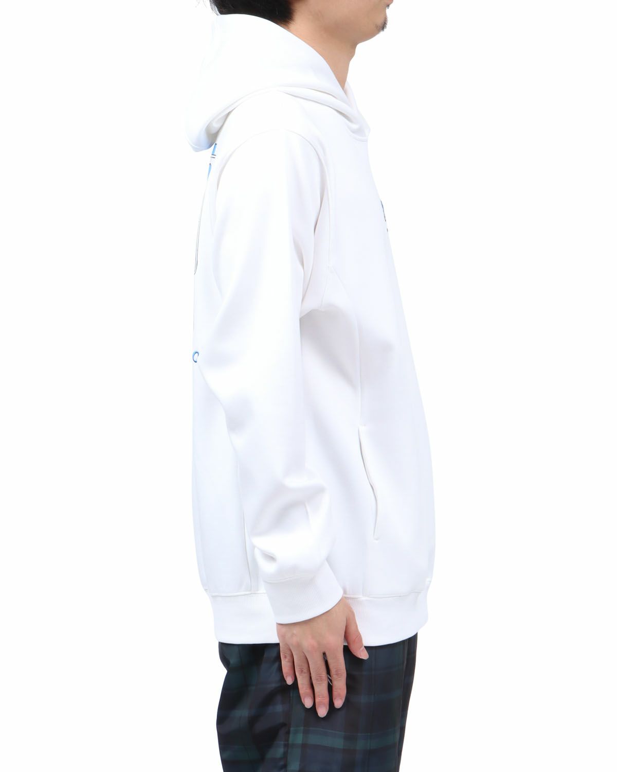 ホワイト：173cm63kg(Lサイズ着用)