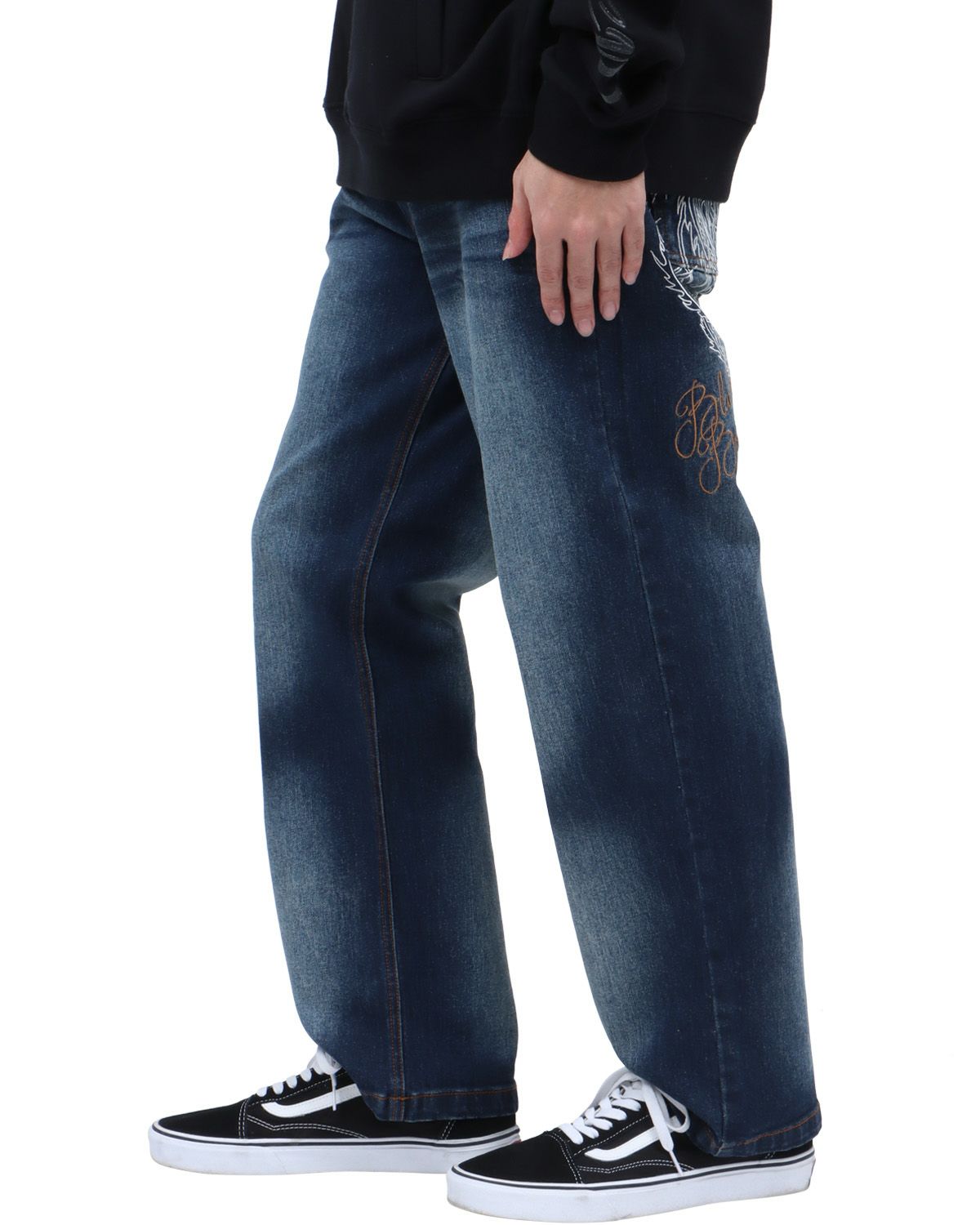 インディゴ：173cm63kg(Mサイズ着用)