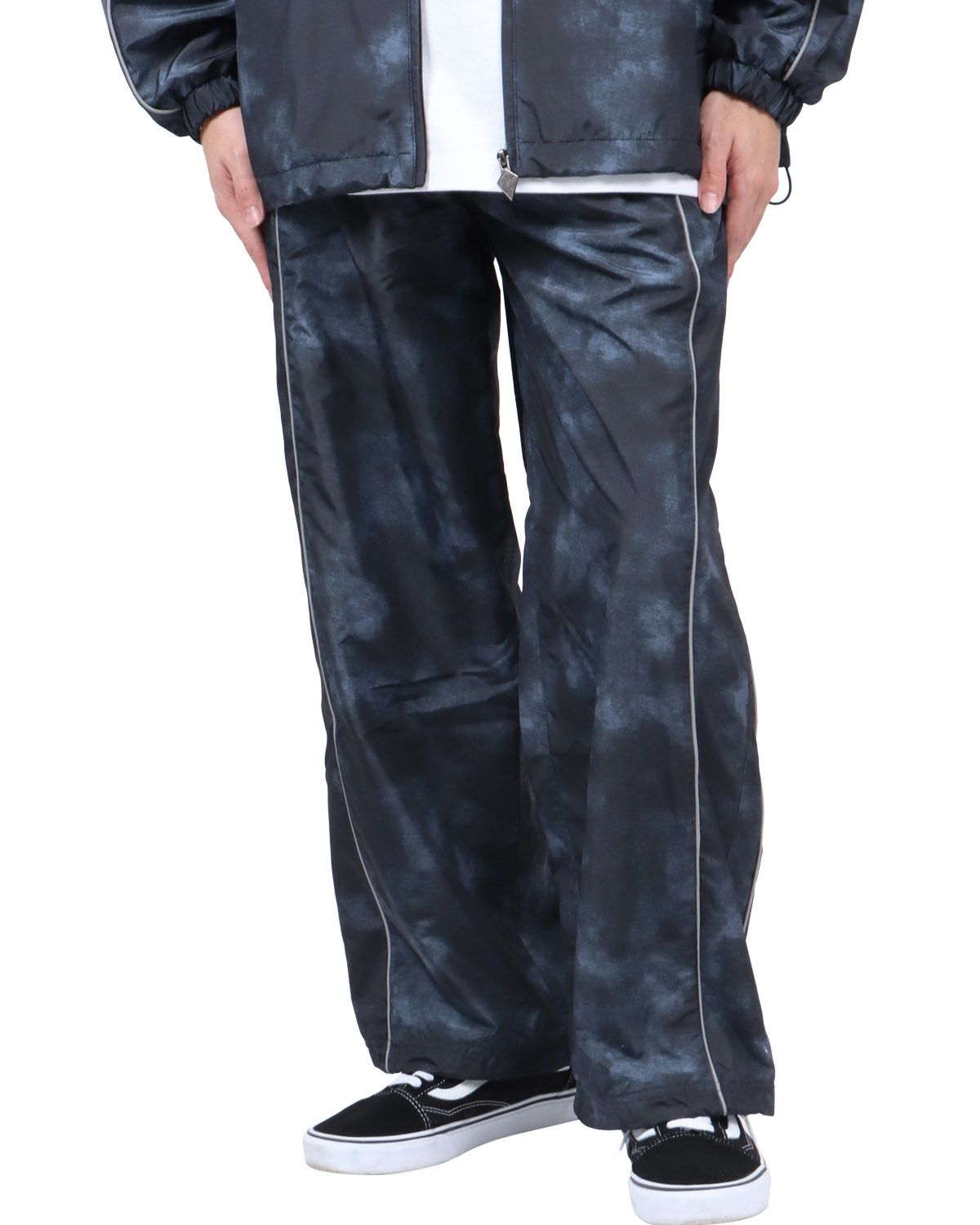 ブラック：173cm63kg(Mサイズ着用)