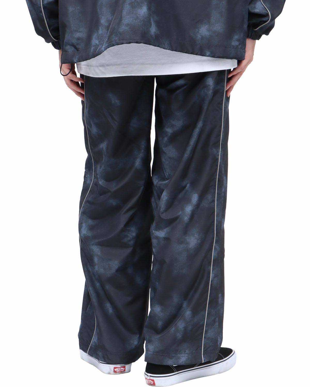 ブラック：173cm63kg(Mサイズ着用)