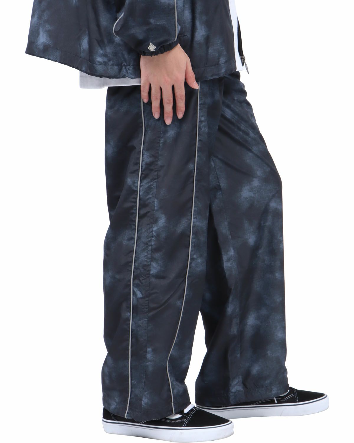 ブラック：173cm63kg(Mサイズ着用)