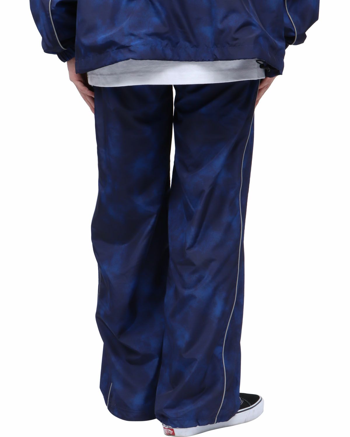 ブルー：173cm63kg(Lサイズ着用)