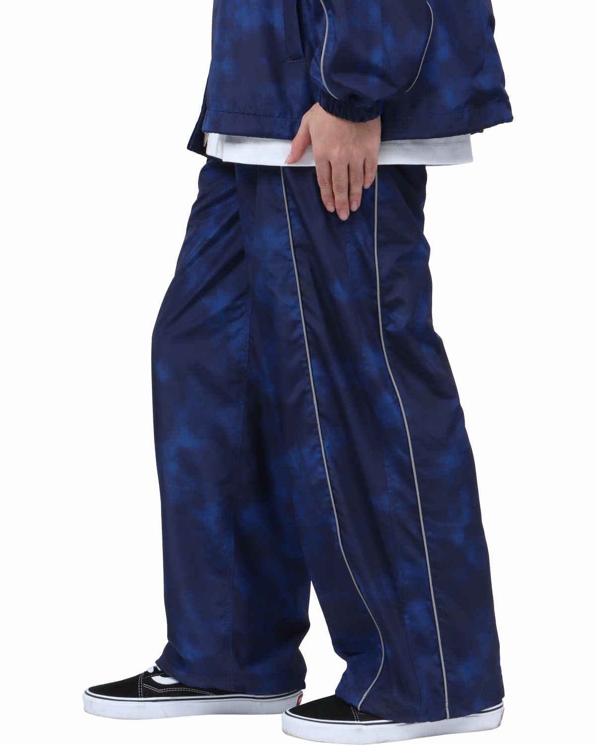 ブルー：173cm63kg(Lサイズ着用)