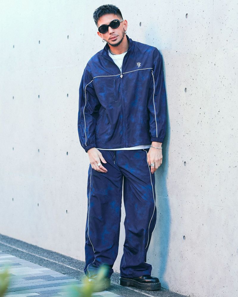 ブルー:183cm(Lサイズ着用)