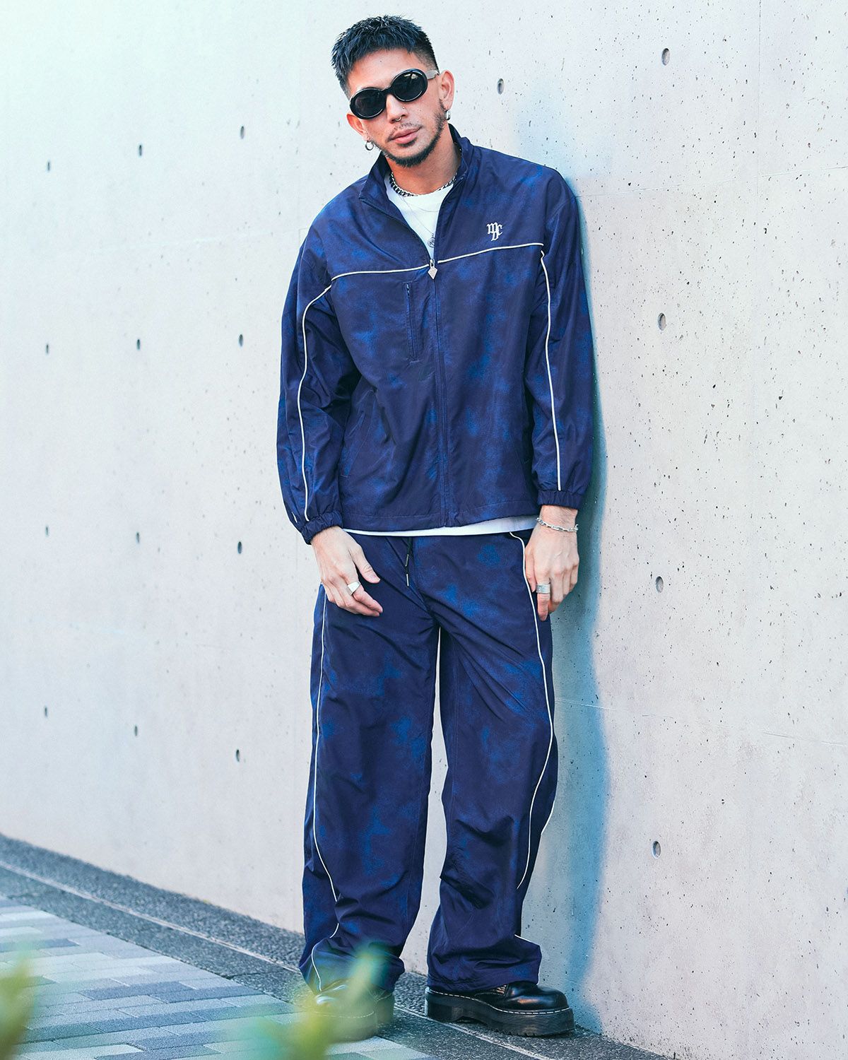 ブルー:183cm(Lサイズ着用)