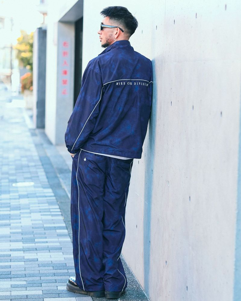 ブルー:183cm(Lサイズ着用)