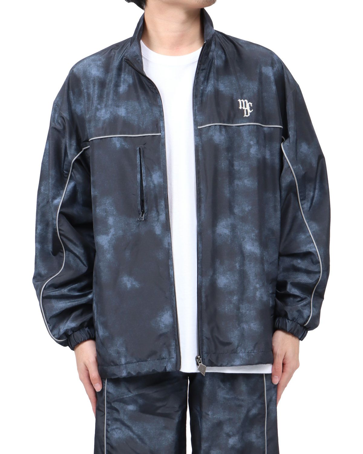 ブラック：173cm63kg(Lサイズ着用)