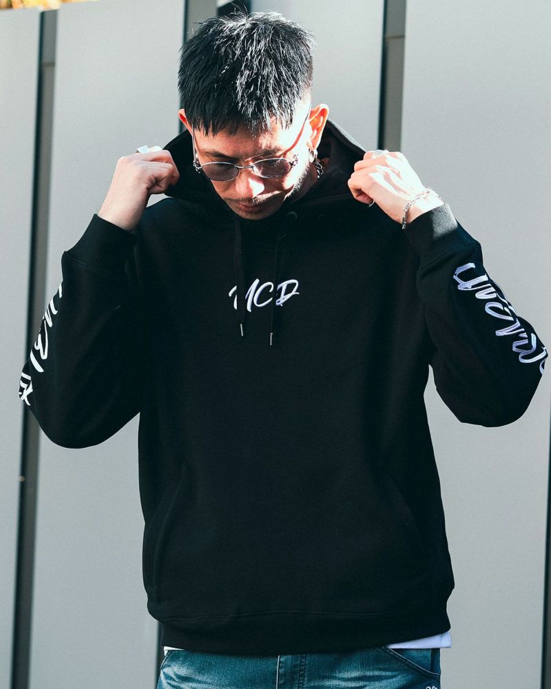 ホワイト:183cm(Lサイズ着用)