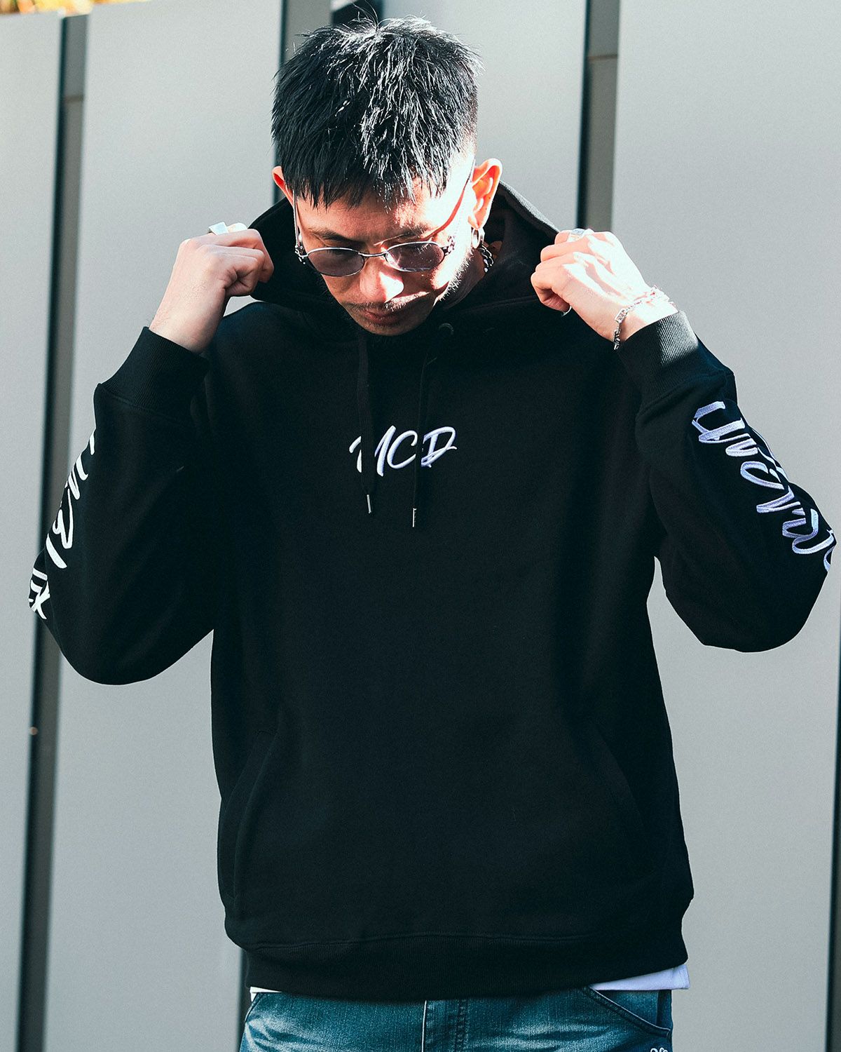 ホワイト:183cm(Lサイズ着用)