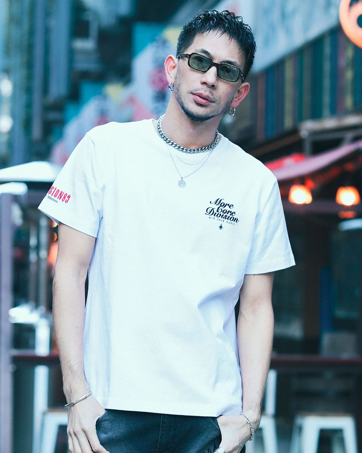 ホワイト:183cm(Lサイズ着用)