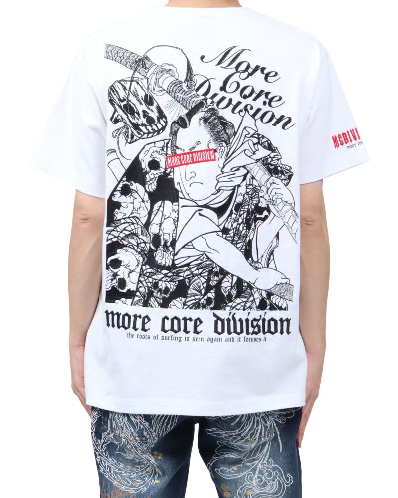 ホワイト：173cm63kg(Lサイズ着用)