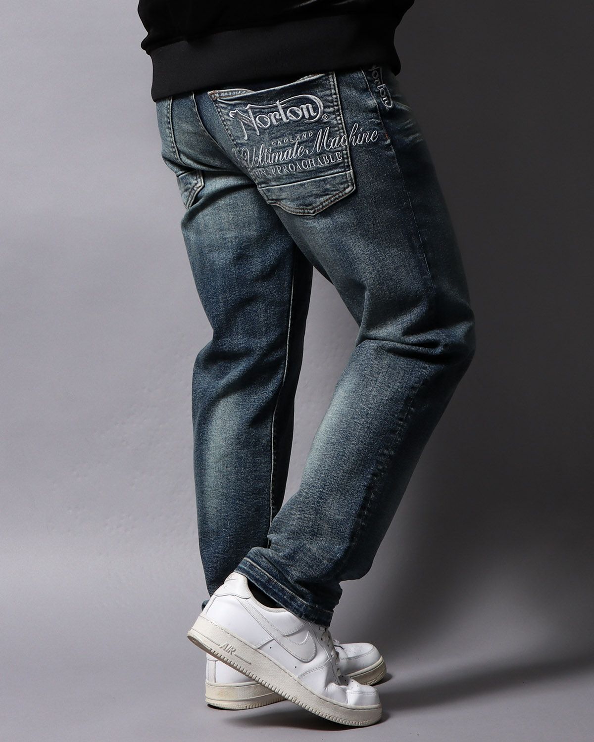 インディゴ:178cm/75kg(Mサイズ着用)