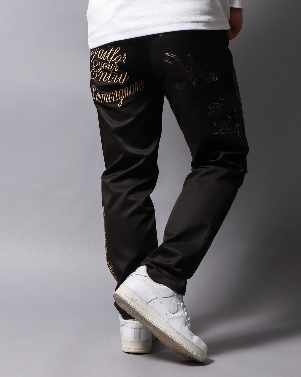 ブラック:178cm/75kg(Lサイズ着用)