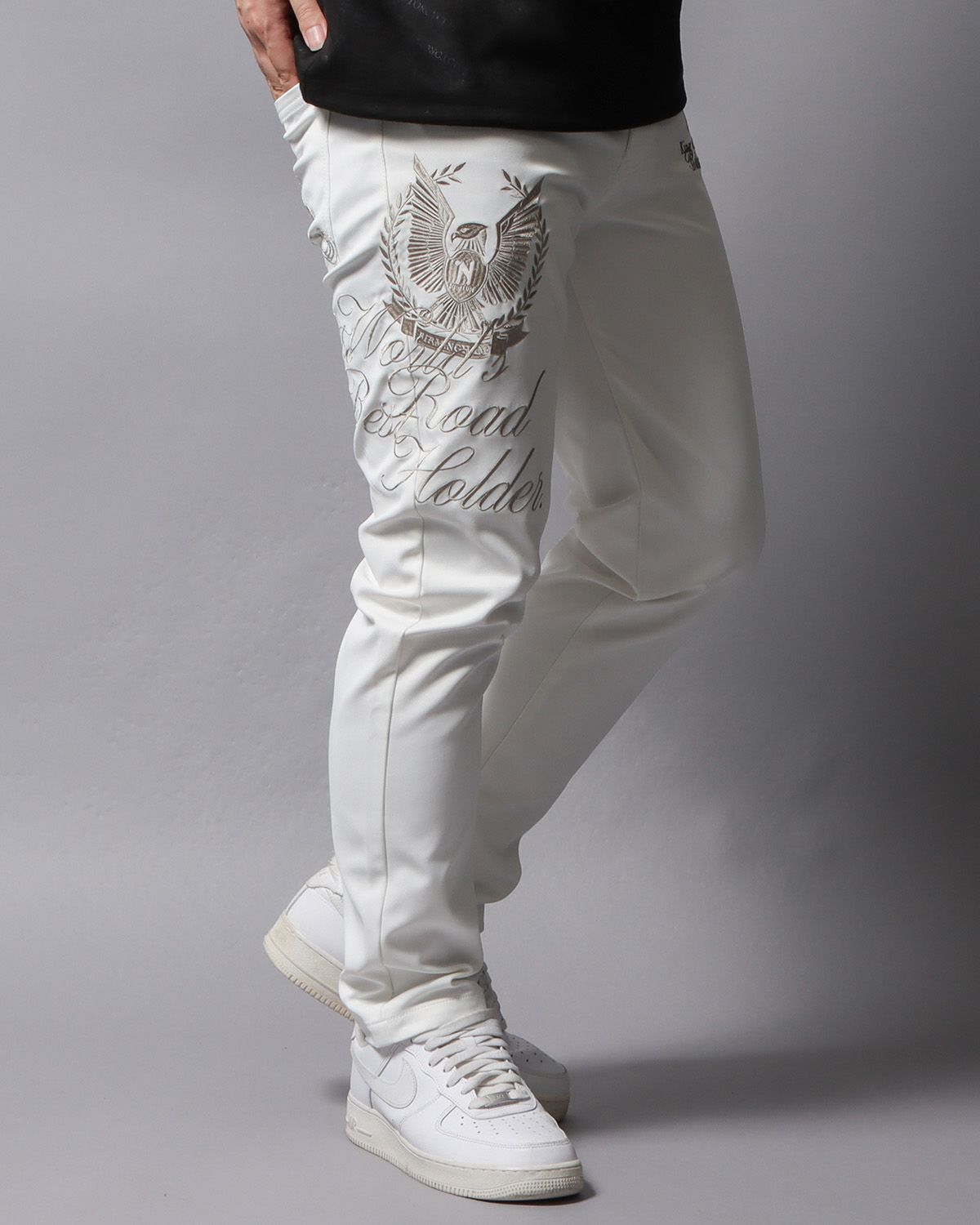 ホワイト:178cm/75kg(Mサイズ着用)