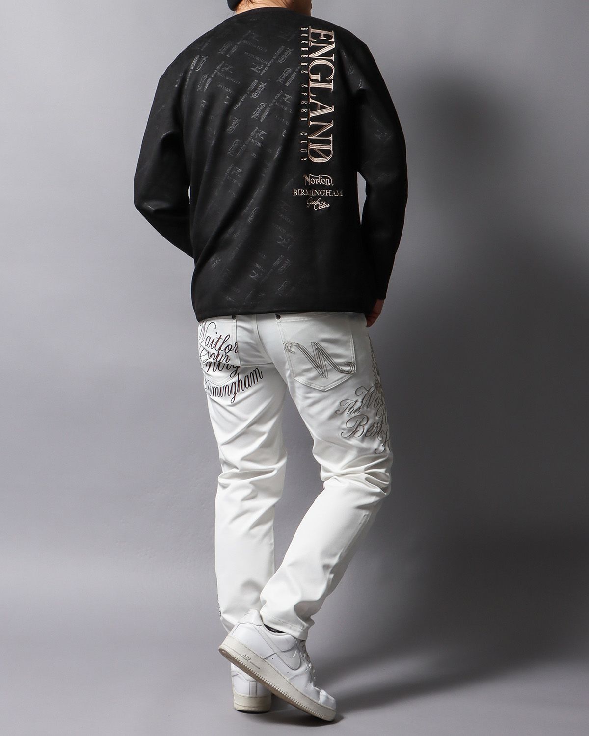 ホワイト:178cm/75kg(Mサイズ着用)