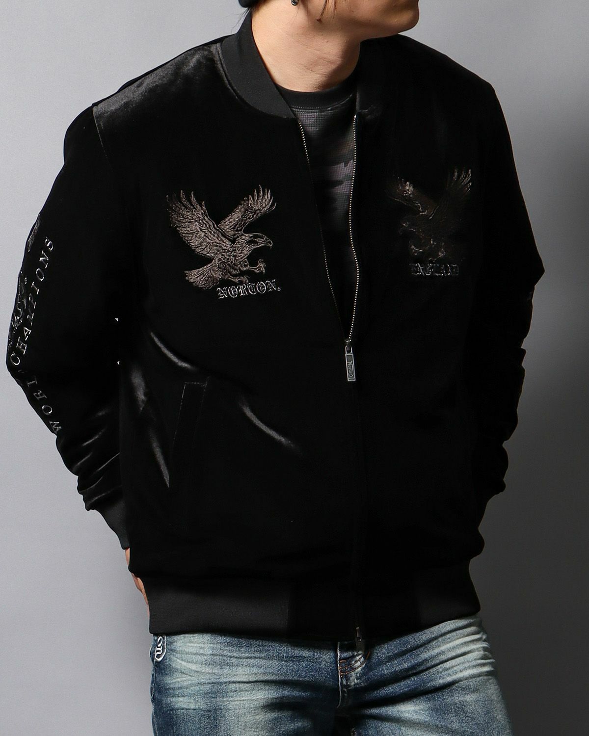 ブラック:178cm/75kg(Lサイズ着用)