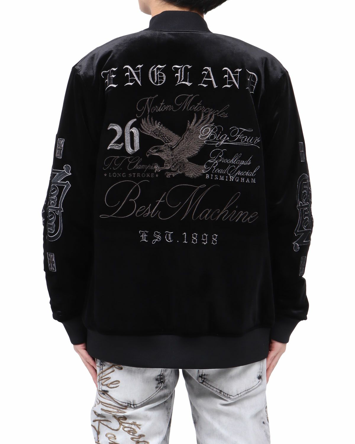 ブラック：173cm63kg(Lサイズ着用)