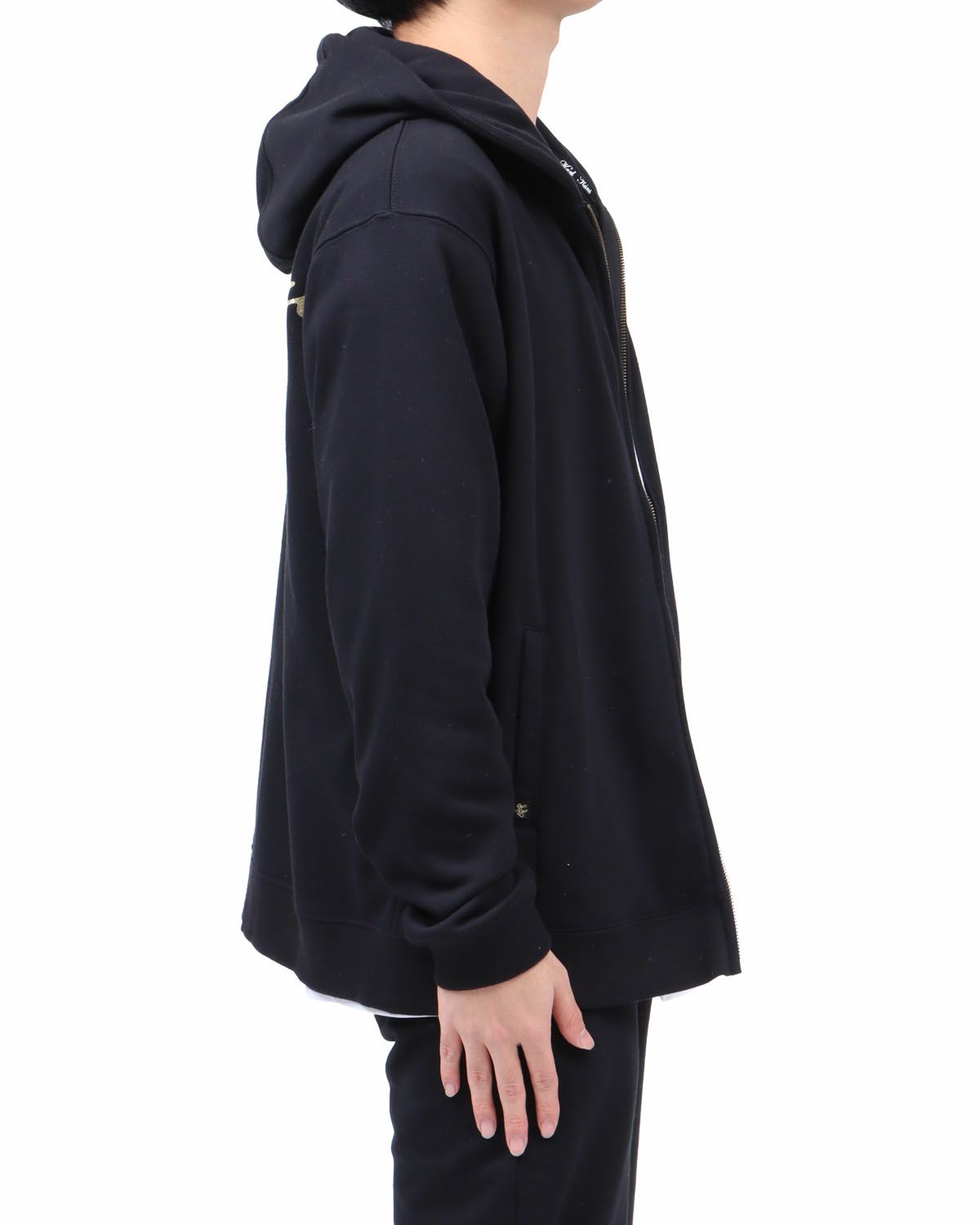 ブラック：173cm63kg(Lサイズ着用)