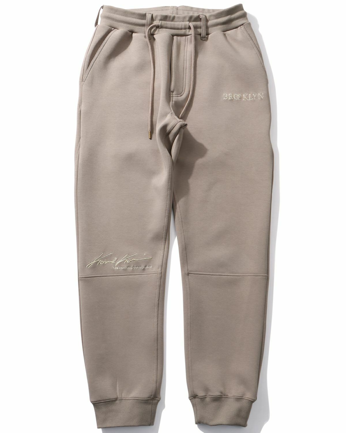 ベージュ