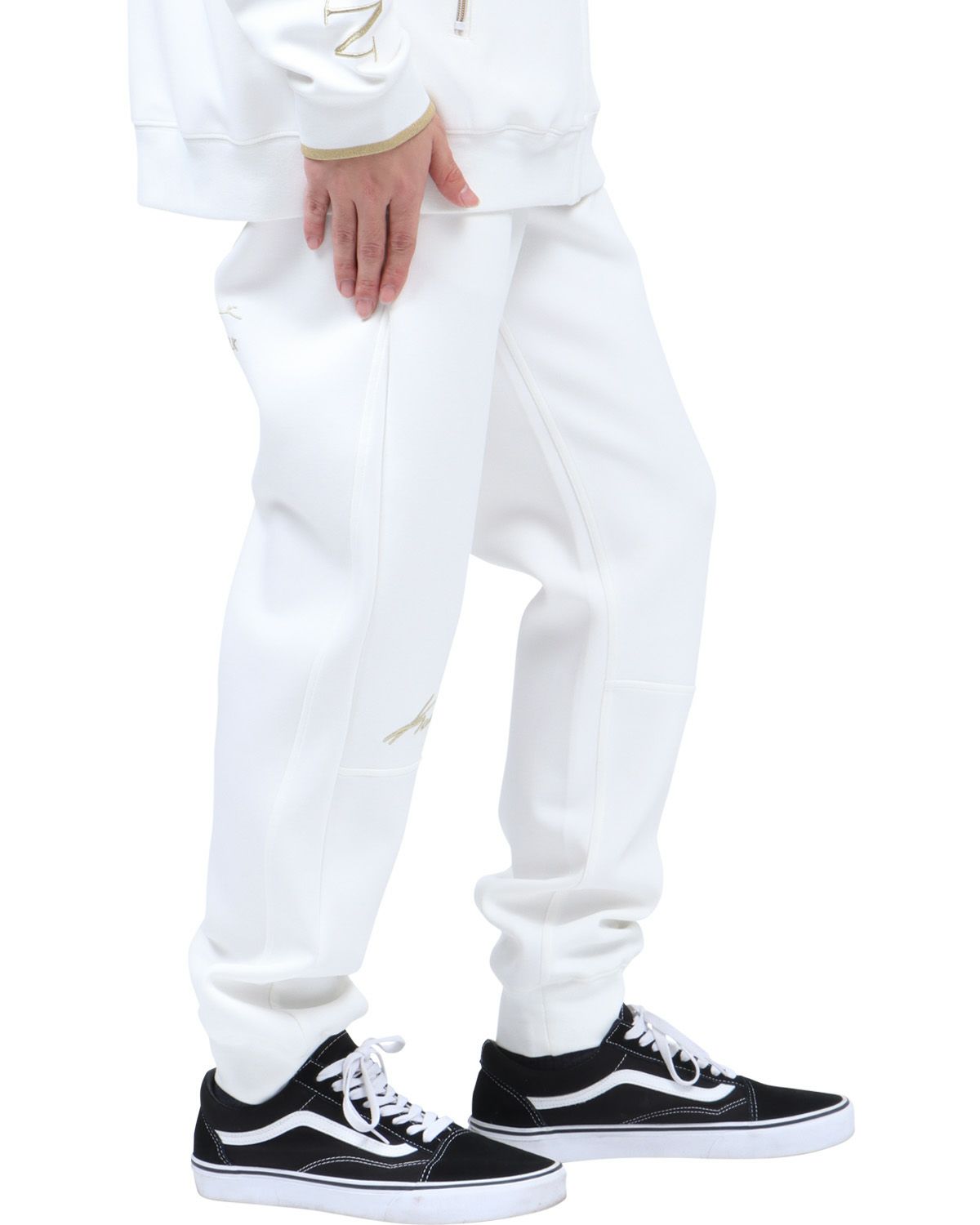 ホワイト：173cm63kg(Lサイズ着用)