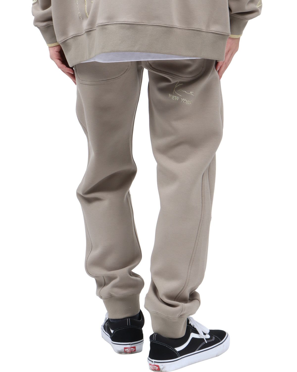 ベージュ：173cm63kg(Lサイズ着用)