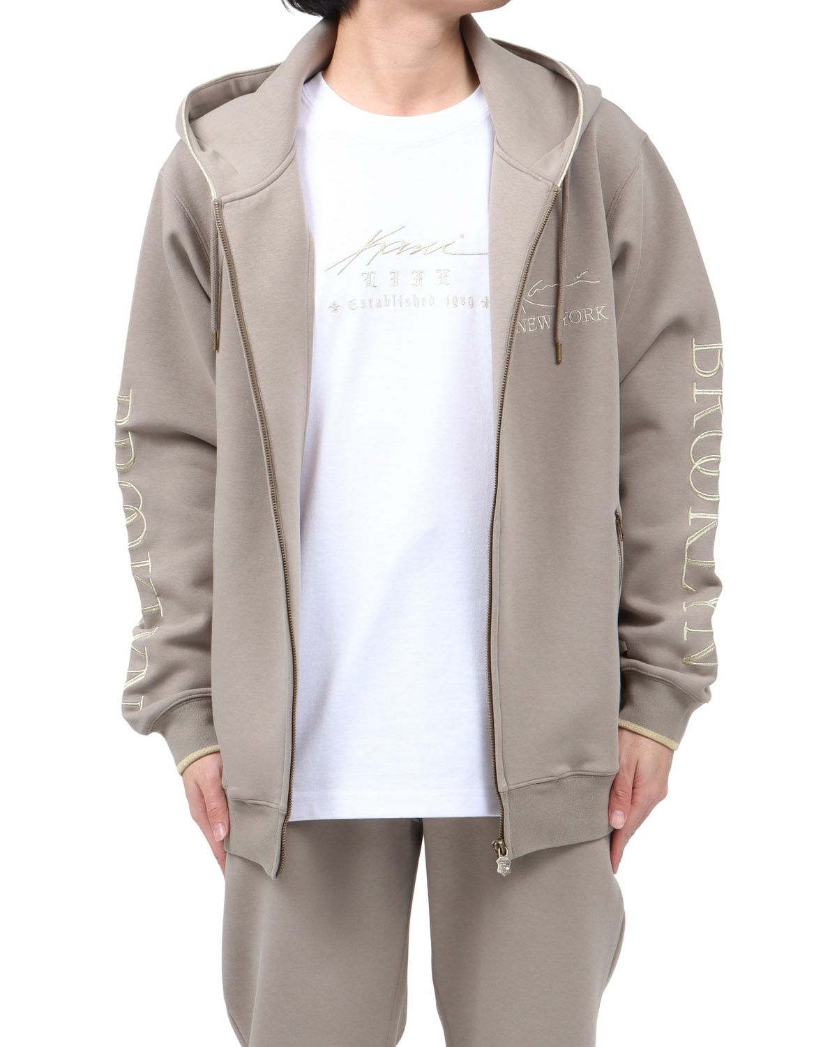 ベージュ：173cm63kg(Lサイズ着用)