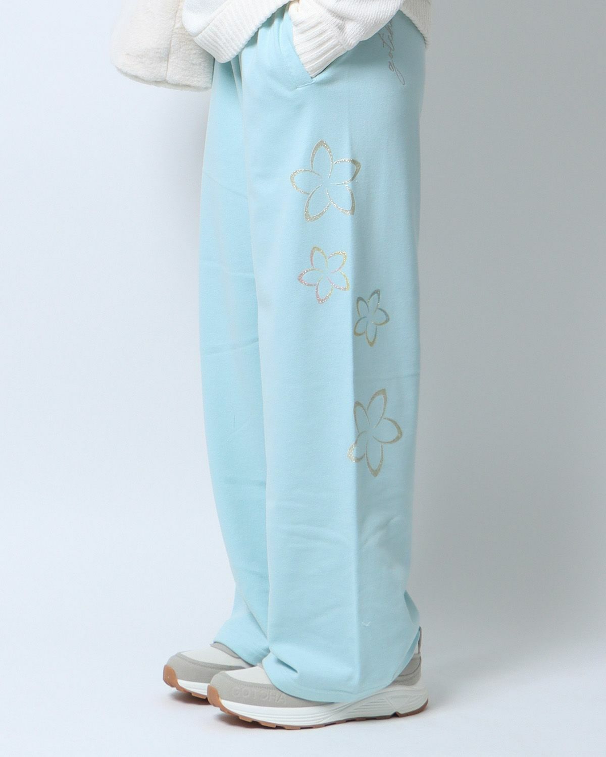 ミントグリーン：166cm(Mサイズ着用)