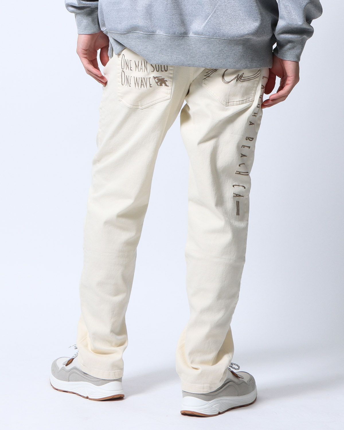 オフホワイト：180cm/70kg(Lサイズ着用)