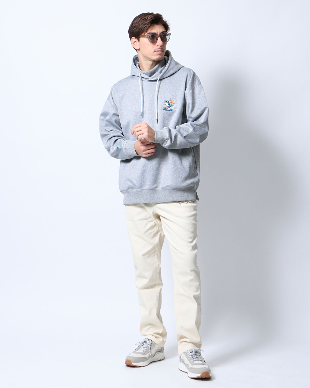 オフホワイト：180cm/70kg(Lサイズ着用)