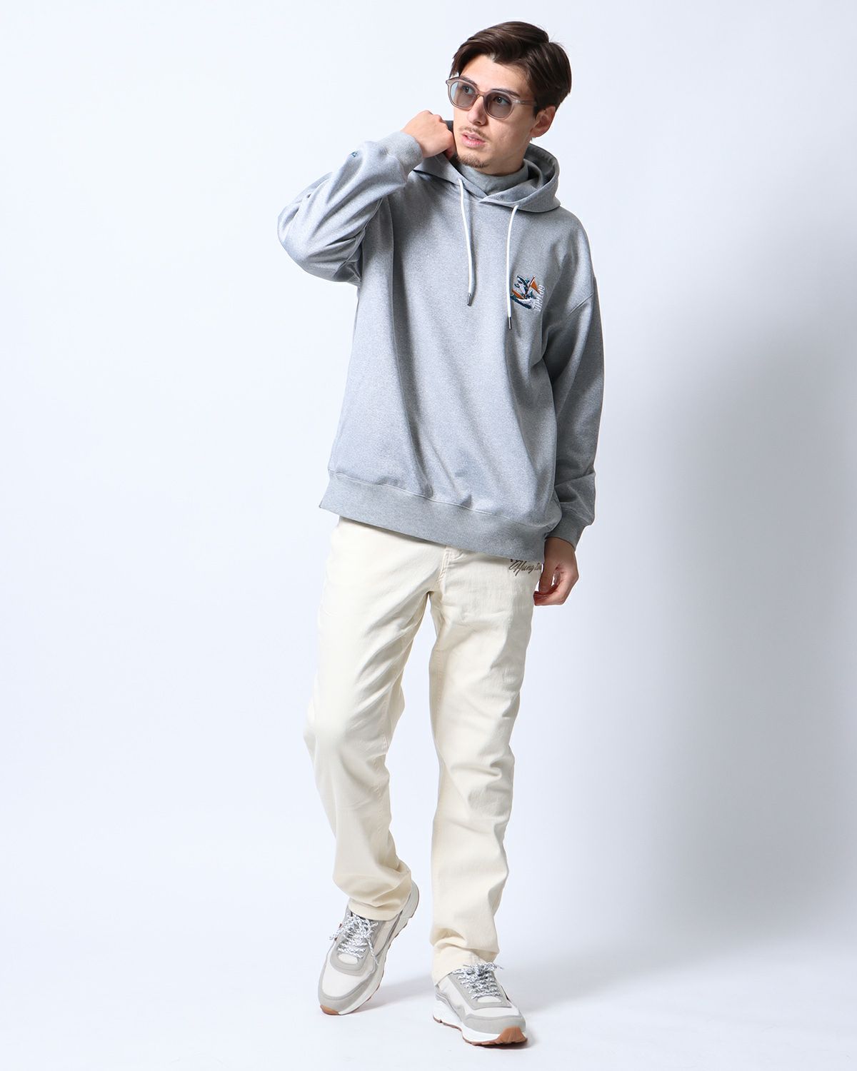 オフホワイト：180cm/70kg(Lサイズ着用)