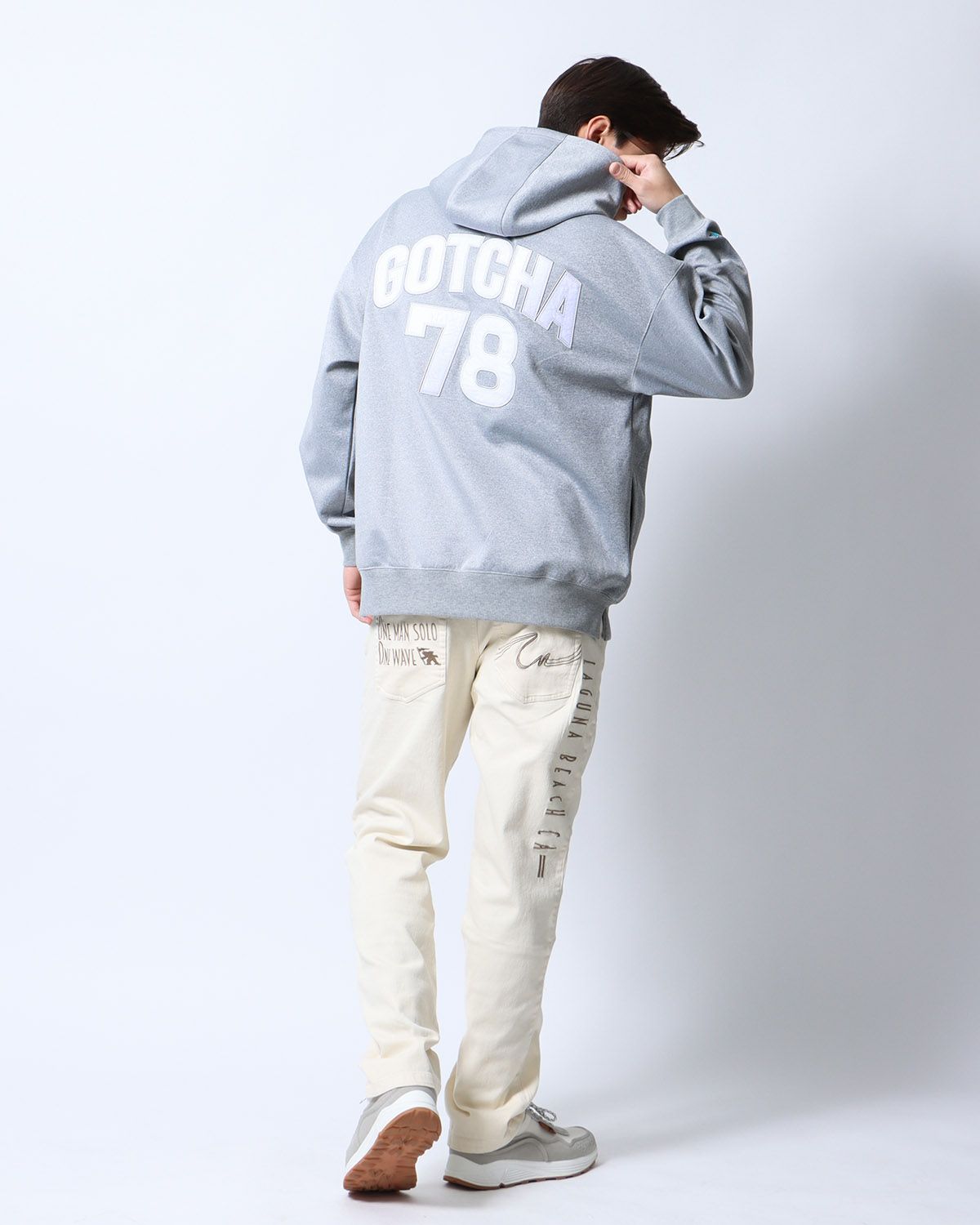 オフホワイト：180cm/70kg(Lサイズ着用)