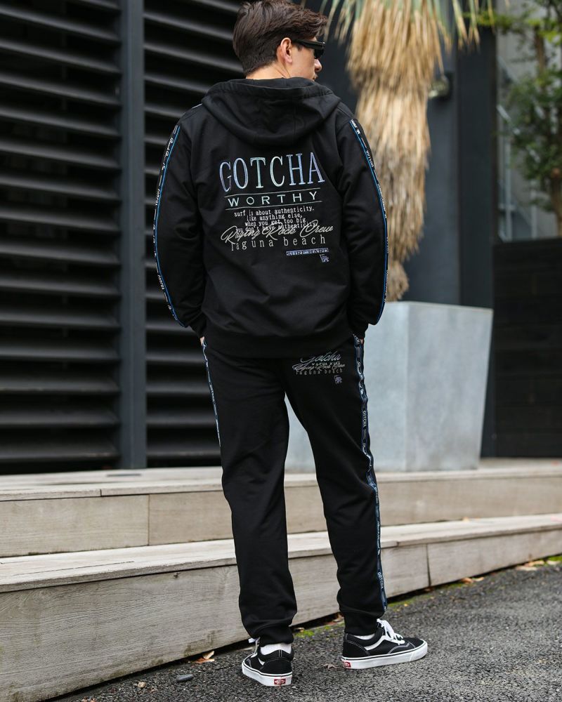 ブラック：180cm/70kg(Lサイズ着用)