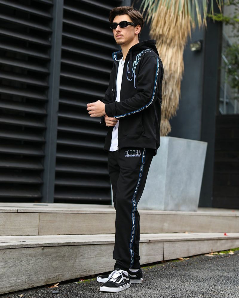 ブラック：180cm/70kg(Lサイズ着用)