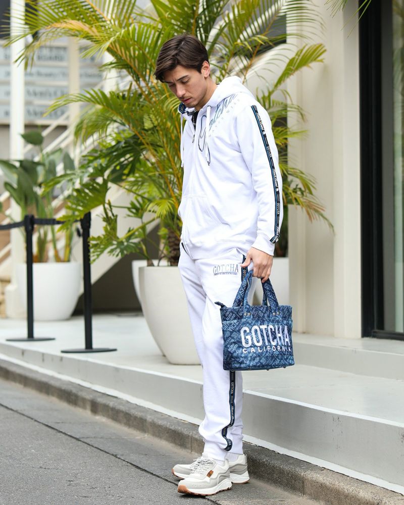 ホワイト：180cm/70kg(Lサイズ着用)