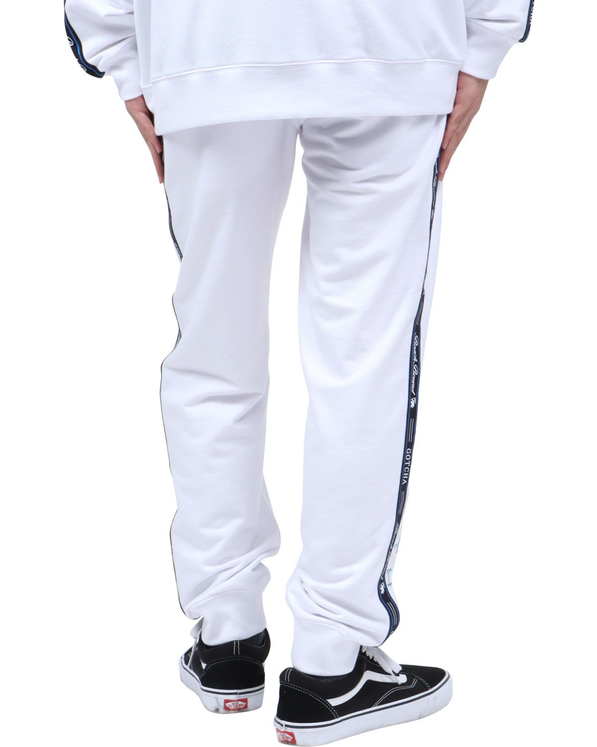 ホワイト：173cm63kg(Lサイズ着用)