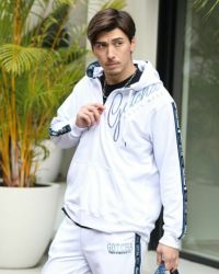 ホワイト：180cm/70kg(Lサイズ着用)