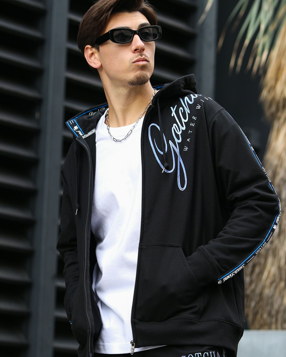 ブラック：180cm/70kg(Lサイズ着用)