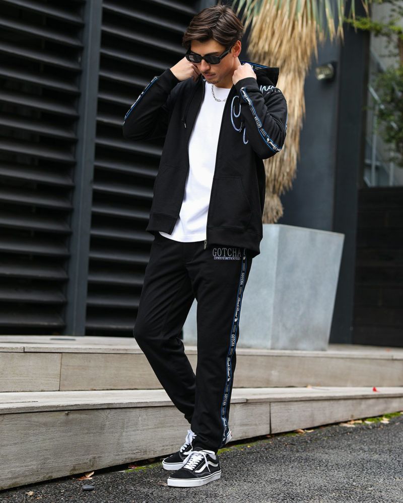 ブラック：180cm/70kg(Lサイズ着用)