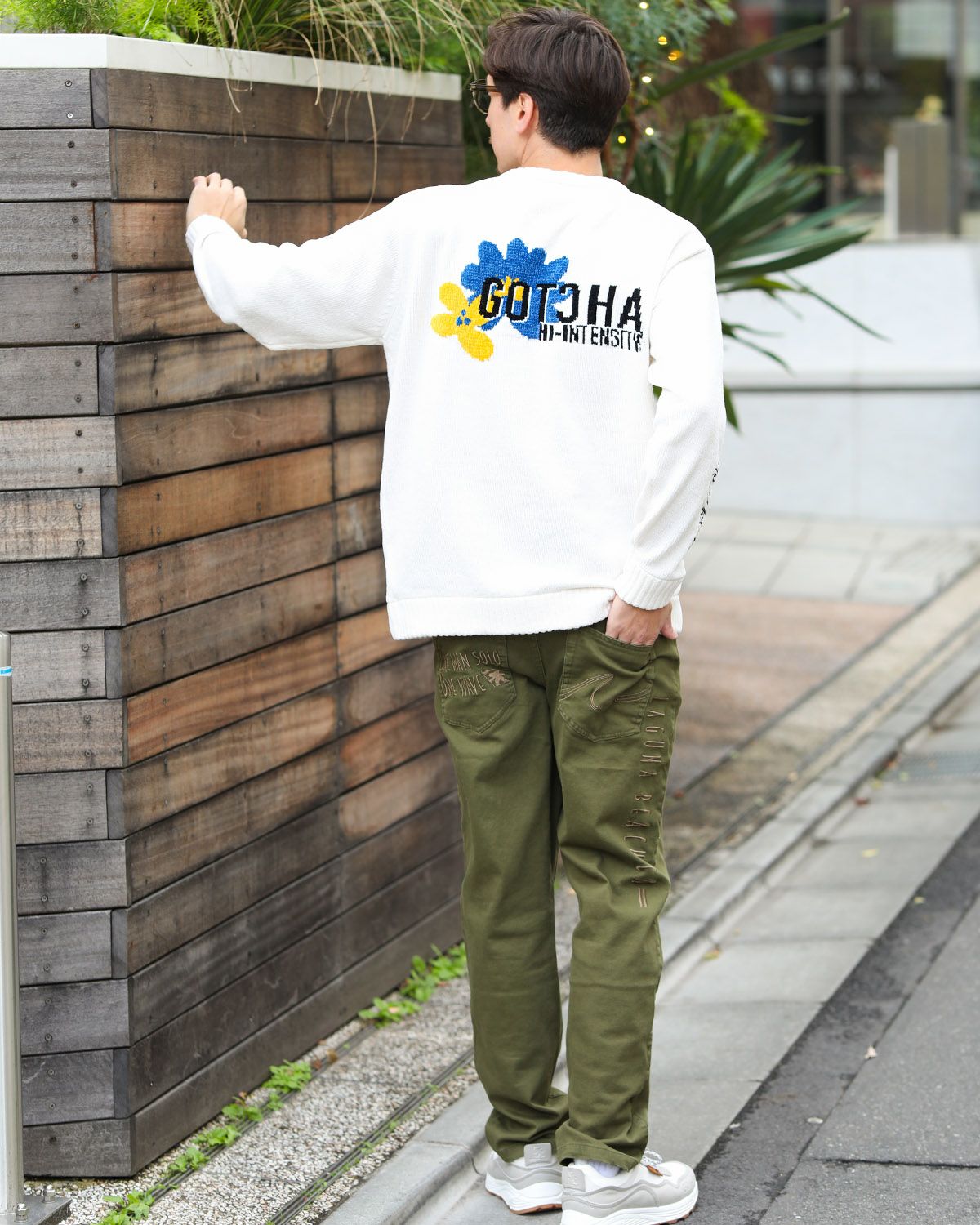 ホワイト：180cm/70kg(Lサイズ着用)