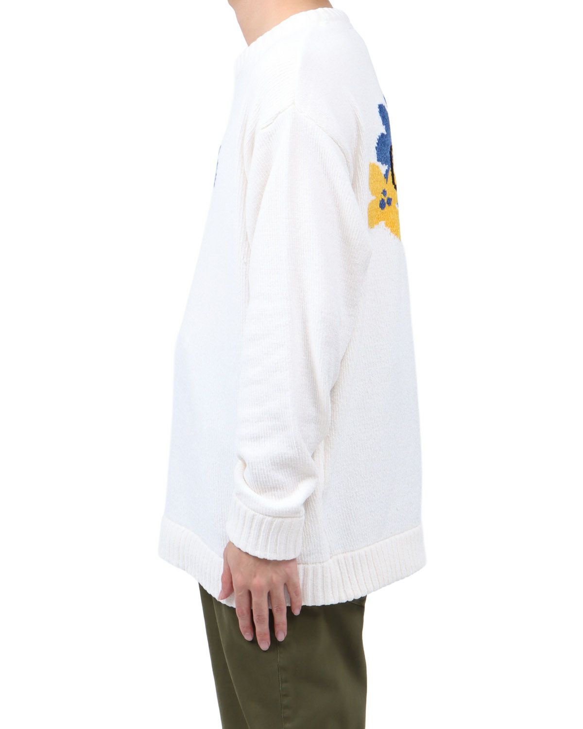 ホワイト：173cm63kg(Lサイズ着用)