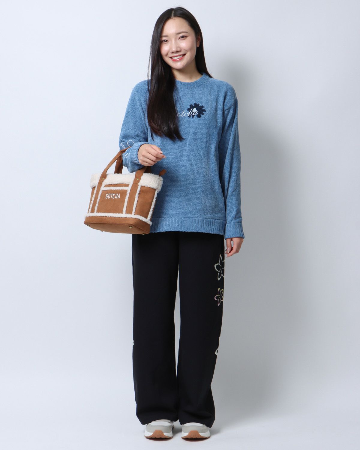 ブルー：166cm(Sサイズ着用)