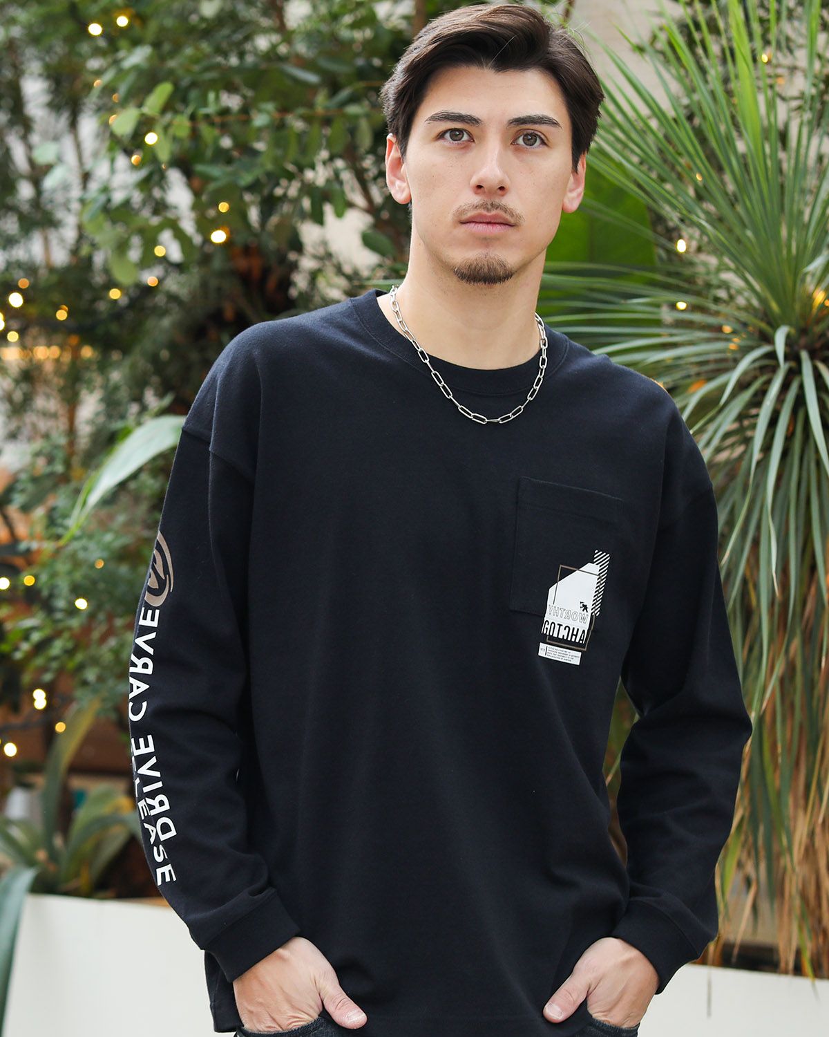 ブラック：180cm/70kg(Lサイズ着用)