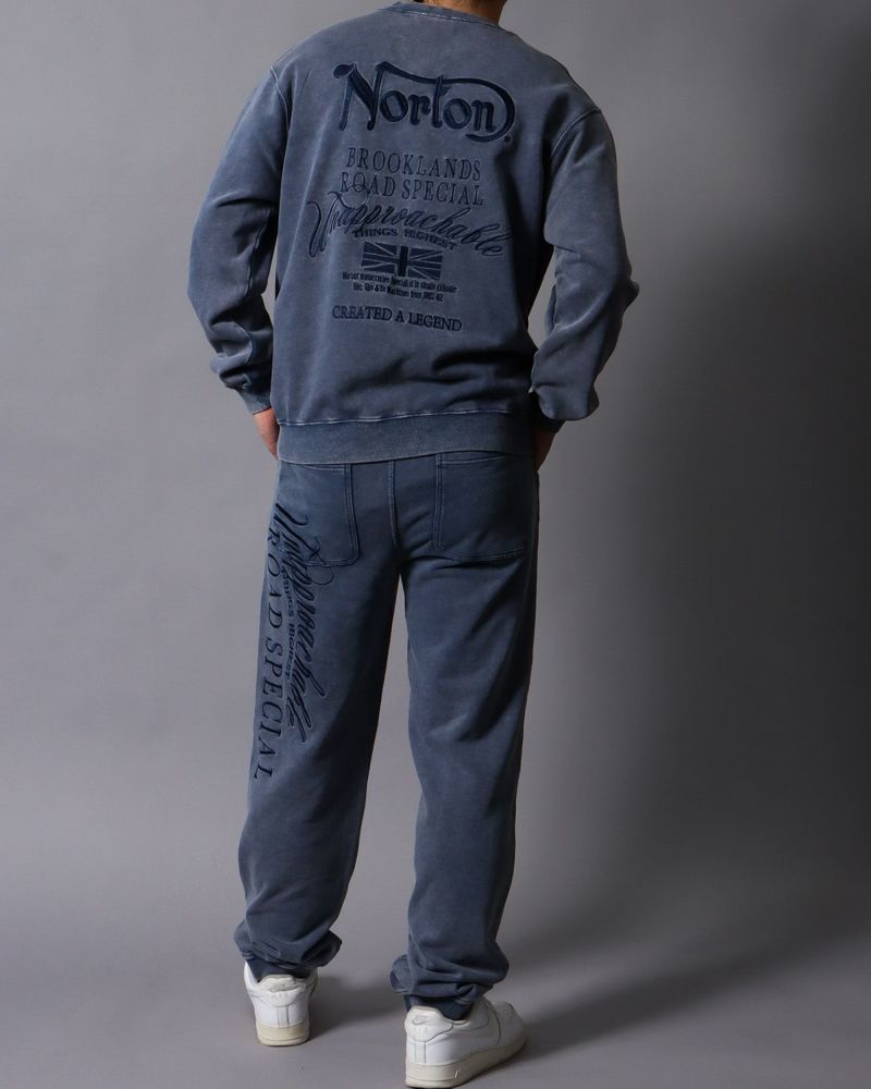 ブルー：178cm/75kg(Lサイズ着用)