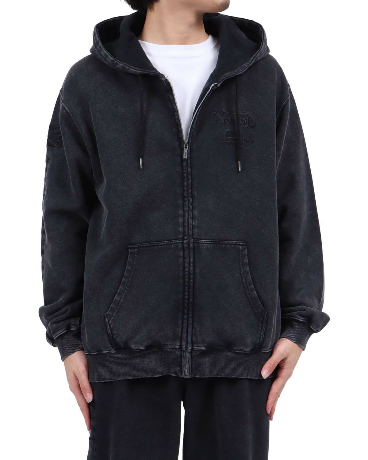 ブラック：173cm63kg(Lサイズ着用)