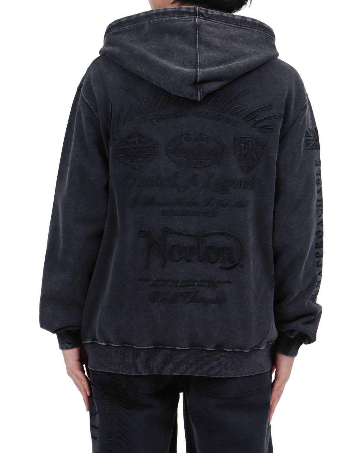 ブラック：173cm63kg(Lサイズ着用)