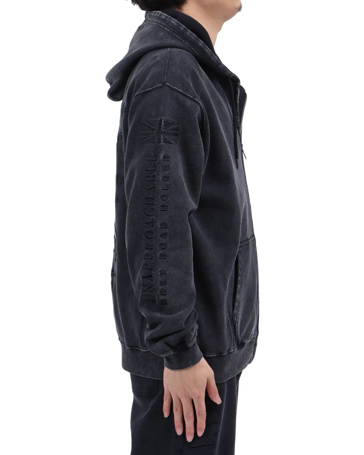 ブラック：173cm63kg(Lサイズ着用)