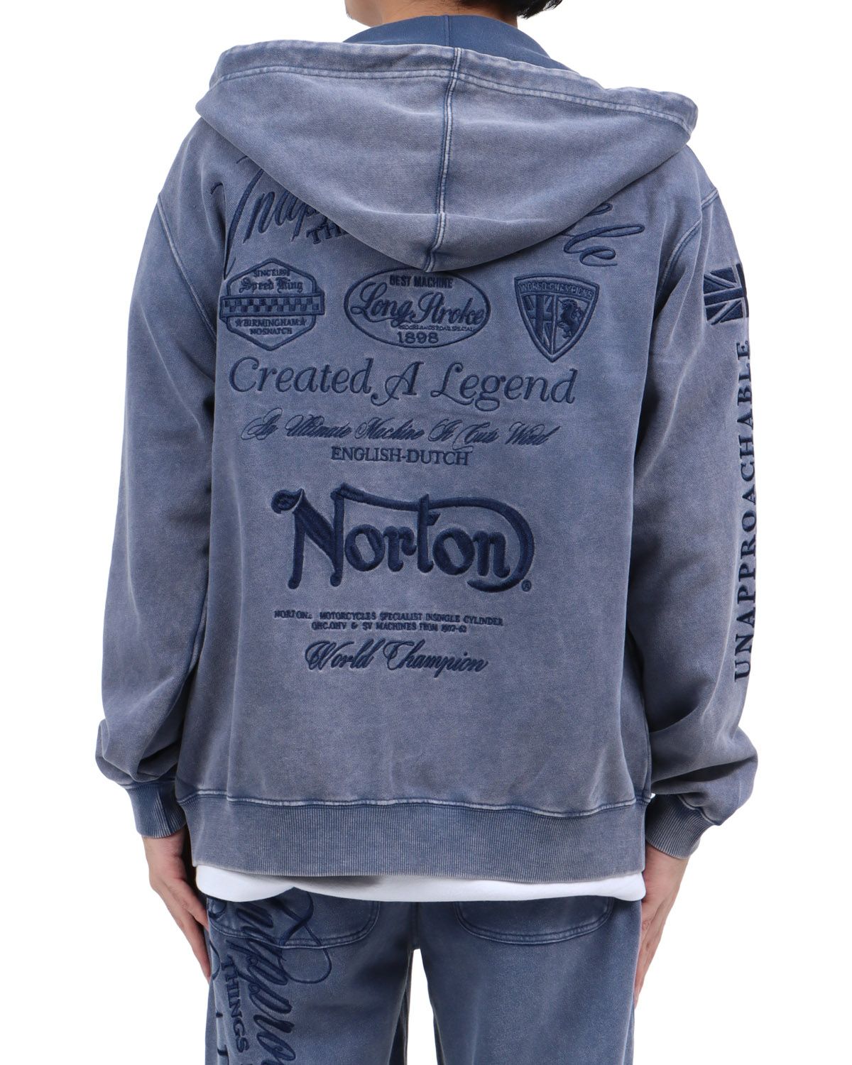 ブルー：173cm63kg(Lサイズ着用)